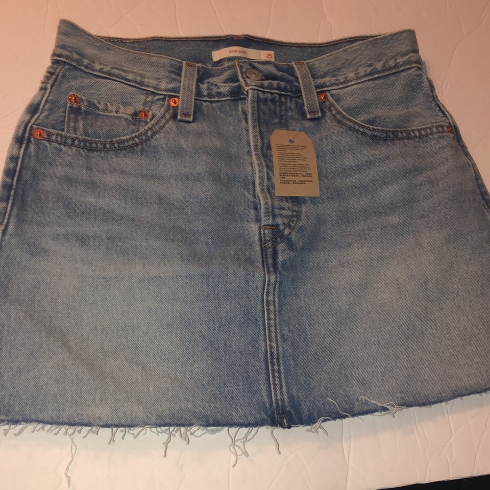 Levi's Women's Icon Skirt - Button Fly and Raw Hem - Picture 5 of 13